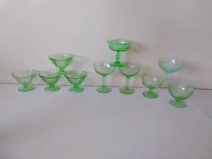 lot 126 image: Ten Vintage Uranium Glass Champagne Glasses