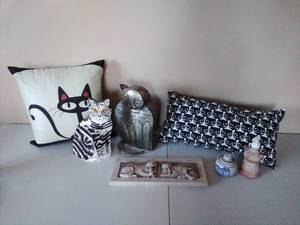 lot 131 image: Cat-Inspired Dcor Pieces