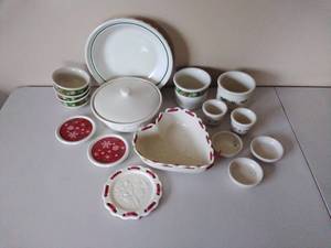 lot 134 image: Miscellaneous Longaberger Dishes