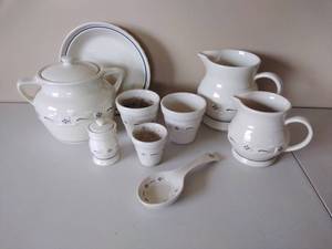 lot 136 image: Miscellaneous Longaberger Blue Woven Traditions Dishes