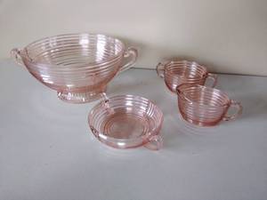 lot 137 image: Four Pieces of Pink Depression Glass