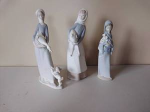 lot 144 image: Three Lladro Figurines