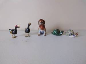 lot 154 image: Cloisonn-Style Animals