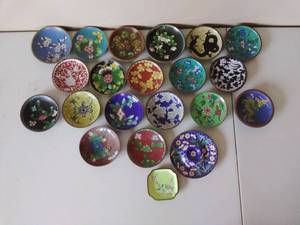 lot 155 image: Twenty-One Cloisonn-Style Plates