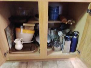 lot 166 image: Contents of Kitchen Cabinet