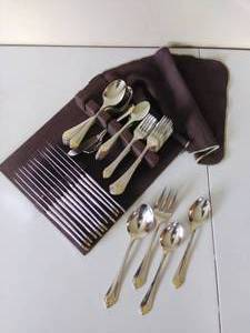 lot 179 image: 64 Piece Wallace Flatware Set