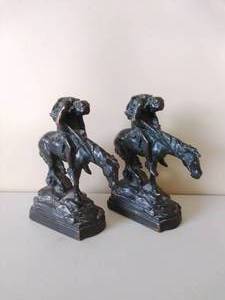 lot 180 image: Pair of Vintage Bookends