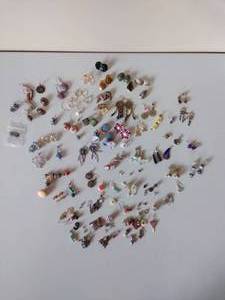 lot 182 image: Large Collection of Fashion Earrings
