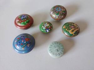 lot 195 image: Six Cloisonn-Style Boxes