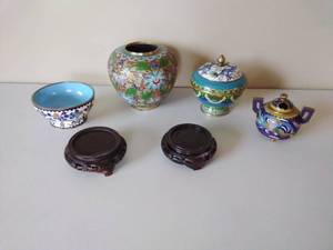 lot 198 image: Four Cloisonn-Style Pieces