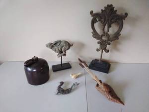 lot 308 image: Six Dcor Pieces