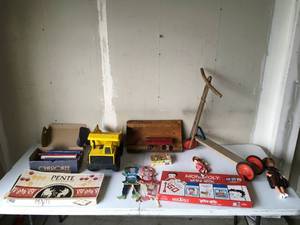 lot 213 image: Vintage Toys