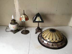lot 218 image: Stained Glass Lamps and Shade