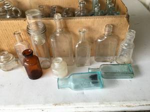 lot 220 image: Lot of Glass Bottles