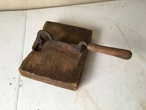 lot 224 image: Antique Chopping Block