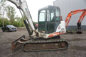 lot 1 image: 2001 Bobcat 341D Tracked Excavator