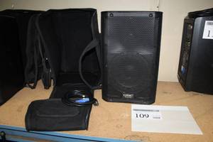 lot 109 image: QSC 1KW 105-degree Active Loudspeaker K8 with Carry Case