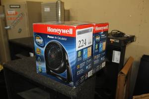 lot 224 image: Lot of (2) Honeywell Power Air Circulator