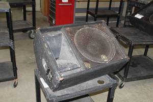 lot 104 image: Yamaha Stereo Speaker SM15V