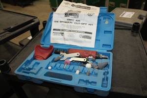 lot 260 image: Cummins Industrial Tools Air Die Grinder Cut-Off Kit 22PC, Instruction Manual, Carry Case