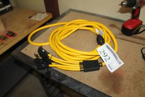 lot 292 image: Briggs&Stratton Generator Adapter Cord Set 25ft. 30A