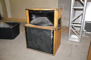 lot 122 image: Peavey Speaker SP2 2 Way with 18in. Subwoofer and Horn