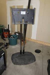 lot 288 image: Dual Post Computer Monitor Stand with Brackets