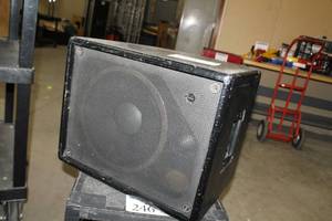 lot 113 image: Commercial Stereo Speaker