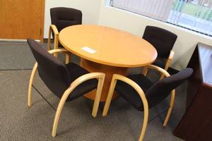 lot 534 image: Wood Pedestal Conference Table 4ft. With 4-Padded Wood Office Arm Chairs