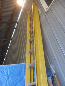 lot 104 image: Fiberglass Extension Ladder