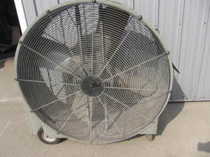 lot 118 image: Commercial Fan