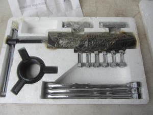 lot 123 image: Hydraulic Gear Puller