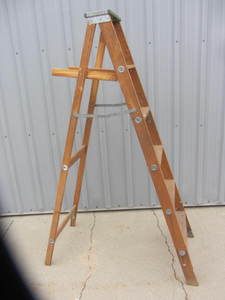 lot 126 image: Wooden Step Ladder