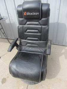 lot 160 image: Gaming Chair