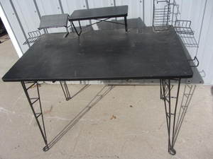 lot 142 image: Computer Desk