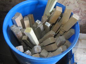 lot 191 image: Deck or Stair spindles