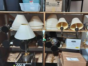 lot 21 image: Lot Of Assorted 25 Lamps & Shades-Floor, Table, Wall