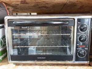 lot 24 image: Hamilton Beach BakeConvectionBroil