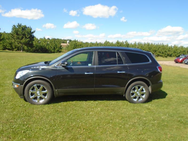 lot 2 image: 2010 Buick Enclave CXL AWD