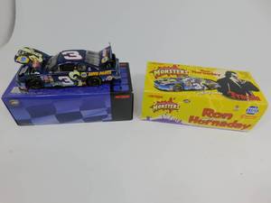 lot 3 image: Collectible Action 2000 Universal Studios Ron Hornaday Stock Car