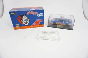 lot 49 image: Collectible Revell Special Kelloggs Diecast Replica Car