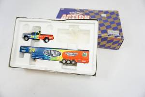 lot 76 image: Collectible Action Racing Platinum Series #24 Jeff Gordon Dually wShow Trailer
