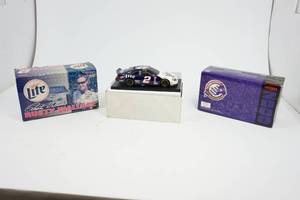 lot 54 image: Collectible Action Racing #2 Rusty Wallace Stock Car