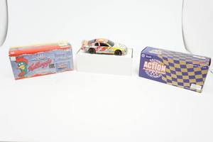 lot 66 image: Collectible Action Racing Platinum Series # 5 Terry Labonte Stock Car Bank