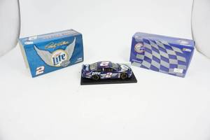 lot 79 image: Collectible Action Racing #2 Rusty Wallace Stock Car Bank
