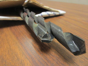 lot 392 image: MASONRY SLOW-SPIRAL DRILL BITS - NEW