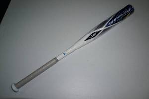lot 195 image: Easton Sapphire 2917 Softball Bat
