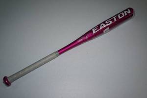 lot 201 image: Easton Pink Sapphire 2717 Softball Bat
