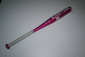 lot 202 image: Easton Pink Sapphire 2616 Softball Bat