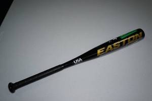 lot 176 image: Easton Beast 2515 Baseball Bat